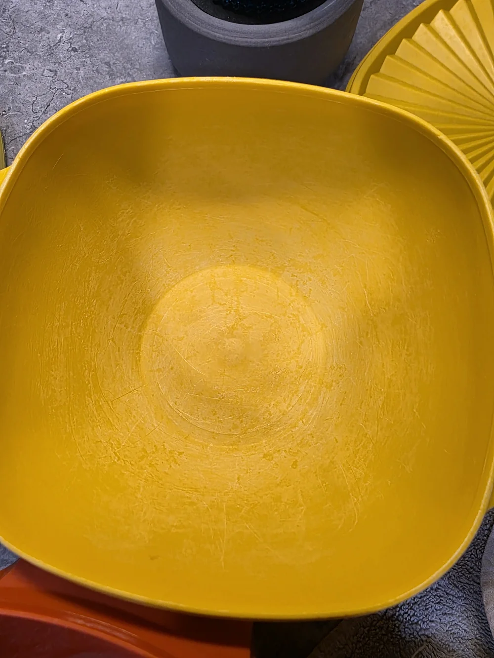 Vintage Tupperware Bowls Missing 1 Lid